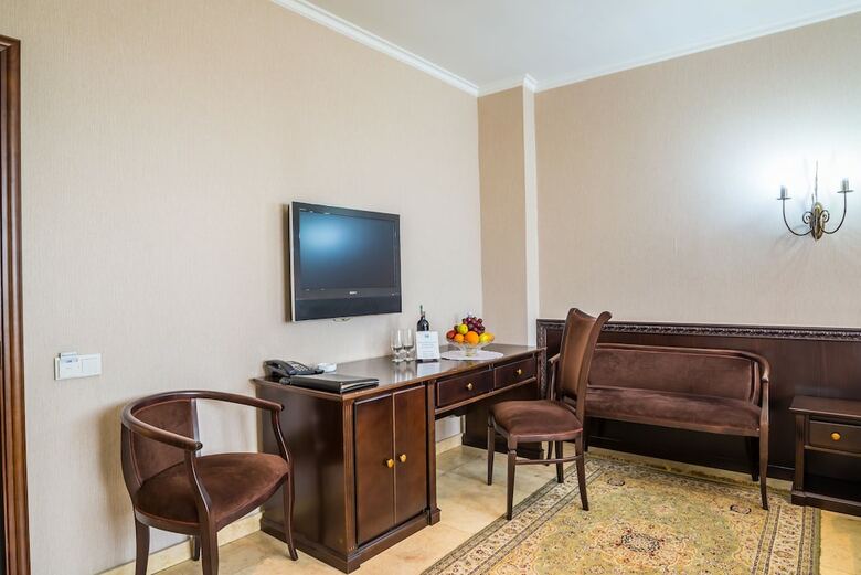 Royal Petrol Hotel