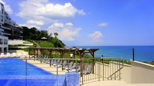 ??????????? ???? ???? ?? ????? - Apartments Byala Cliff First Line