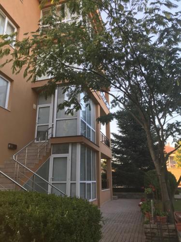 Hostal Byala Residence Apartments