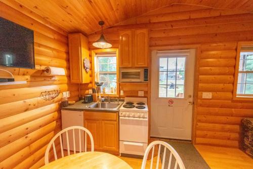 Halibut Cabin @ Aspen Hollow