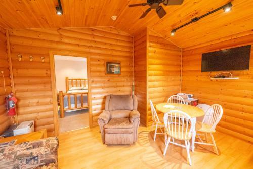 Halibut Cabin @ Aspen Hollow