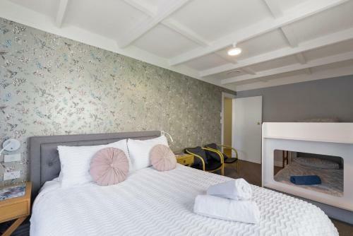 Absolutely Shore - Ngongotaha Holiday Home