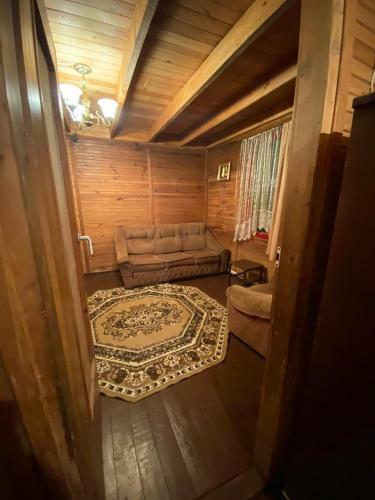 ????? ????/wooden House