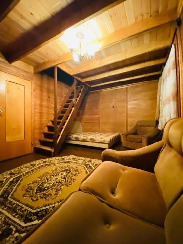 ????? ????/wooden House