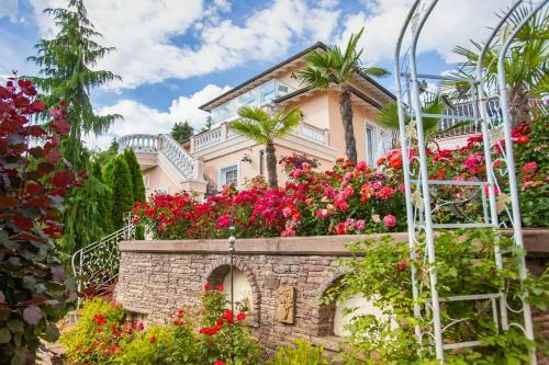 Villa Eifelpalace Am N�rburgring
