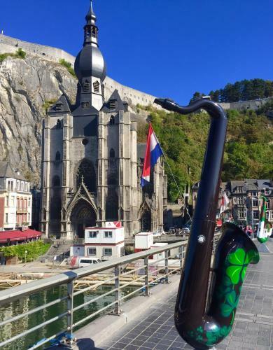 Cocooning Near Dinant