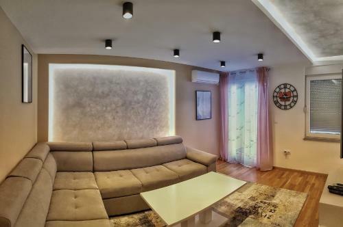 Sun Valley Apartments