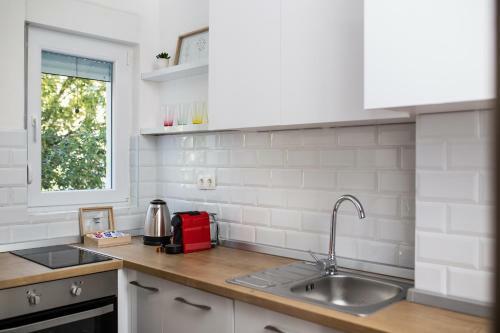 Big Tree Apartment & The Nest Apartment - Free Parking
