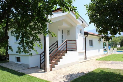 Villa Mirna