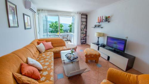 Golden View Apartments