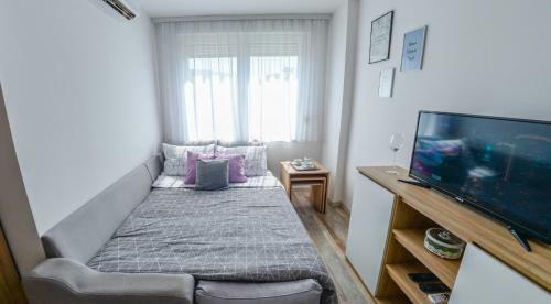 Golden View Apartments