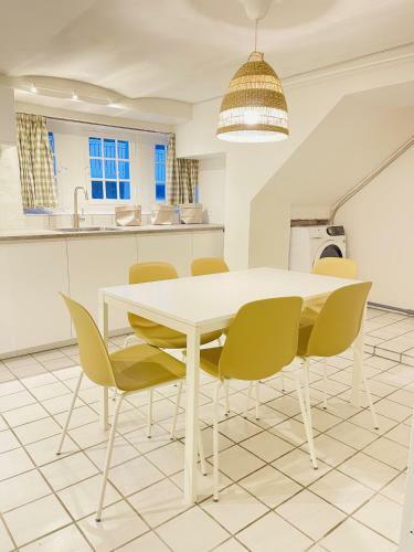 Hostal Aday - Aalborg Mansion - Charming Room