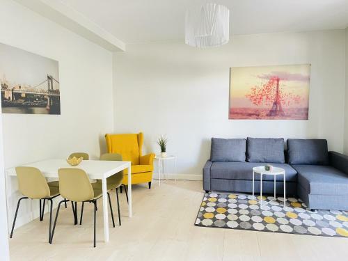 Aday - 2 Bedroom Apartment With Patio
