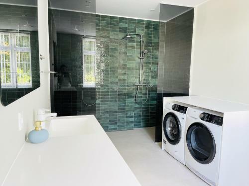 Aday - 2 Bedroom Apartment With Patio
