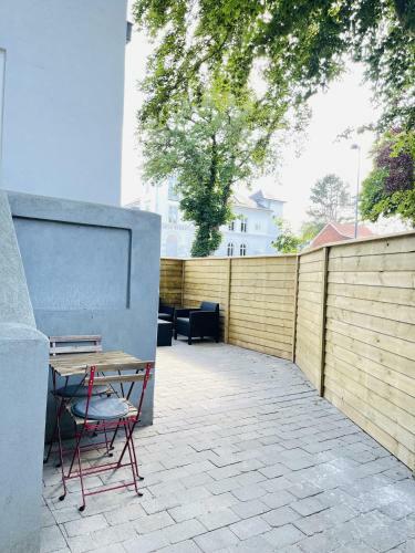 Aday - 2 Bedroom Apartment With Patio