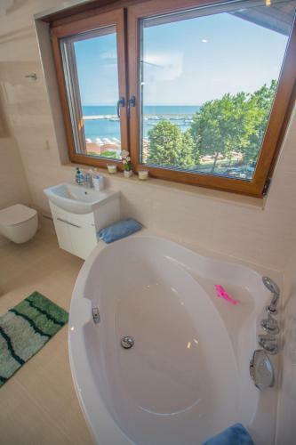 Hostal Breeze Guest House