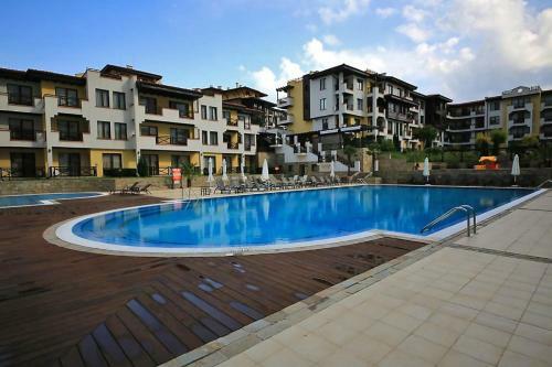 Apartment On The Sea At St.nicholas Complex - Mix