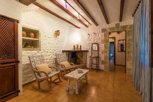 Cuixach - Stone Mallorcan Villa In Pollensa