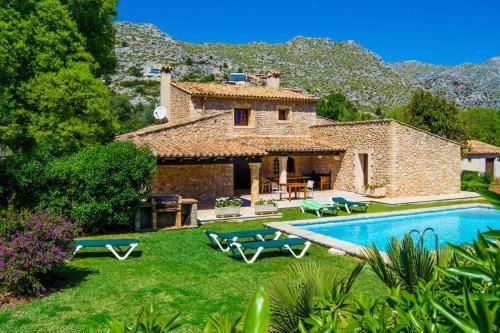 Cuixach - Stone Mallorcan Villa In Pollensa
