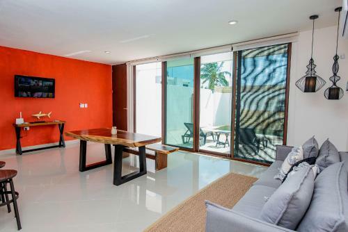 New Modern Villa, Private Pool, High Internet Speed, 2 Blocks From The Beach