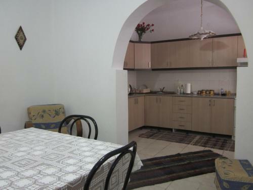 Hostal Guest House And Tavern Leo