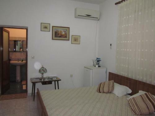 Hostal Guest House And Tavern Leo