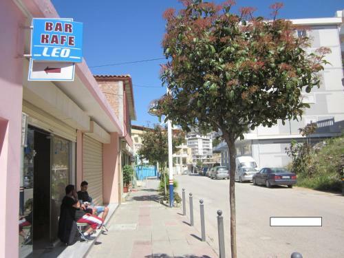Hostal Guest House And Tavern Leo
