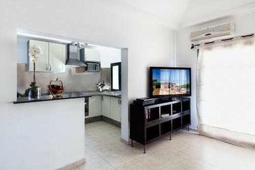 Villa Mango II