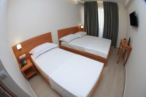 Hotel Ari 2