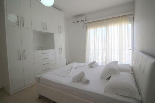 Eleana Apartments
