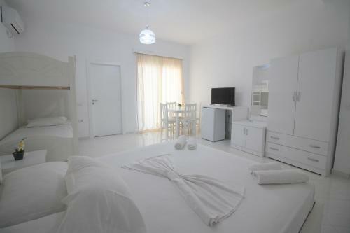 Eleana Apartments