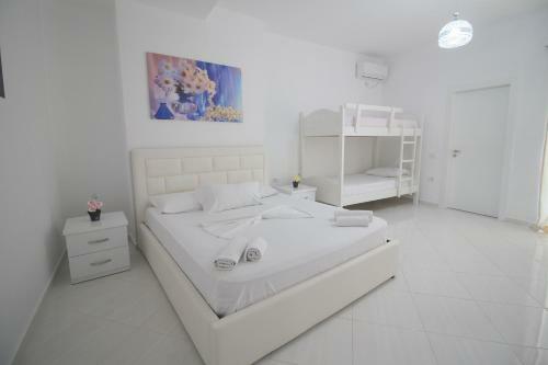 Eleana Apartments