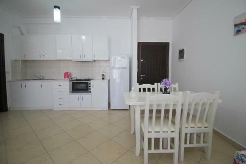 Eleana Apartments