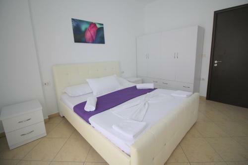 Eleana Apartments