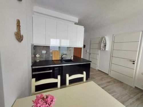 Pearl Apartment