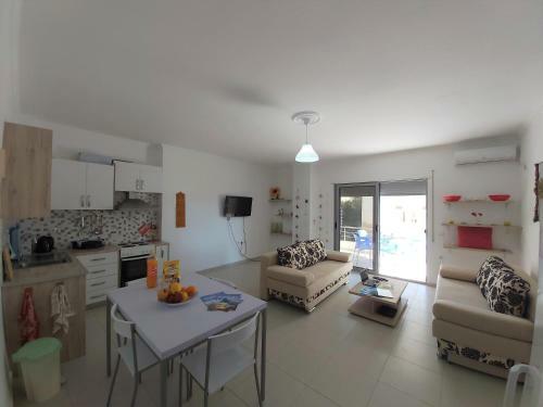Rossana Sea View Apartment