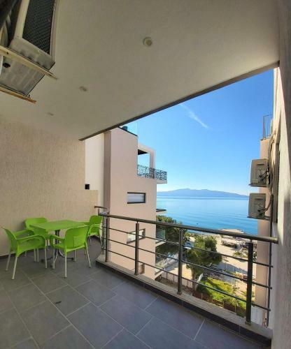 4 Seasons Sea View Apartment