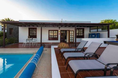 Villa Pola Marinas