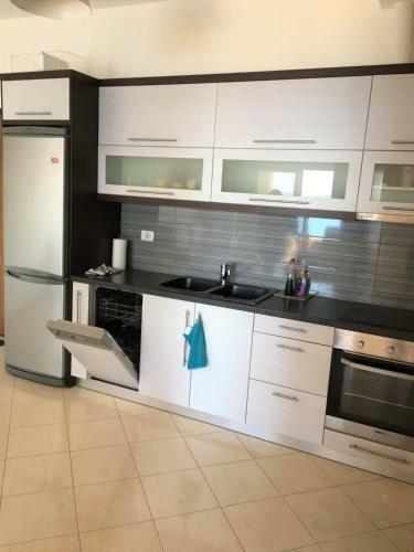 5th Avenue Sea View Apartment