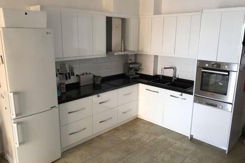 Max's Apartment