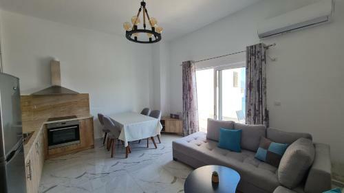 The Hill Sea View Apartment