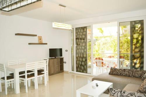 Azzura Apartment