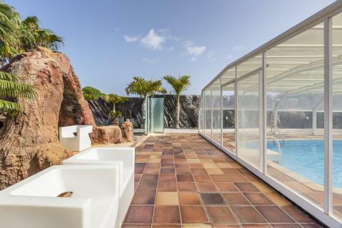 Villa Home Olive