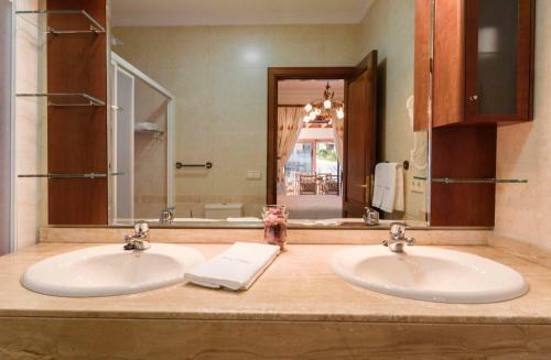 Villa Home Olive