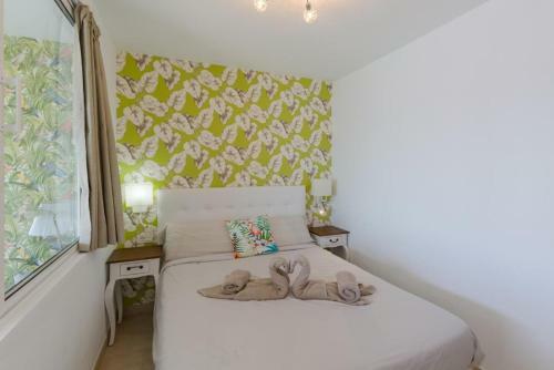 Sea Breeze Ocean View Apartment