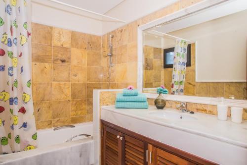 Inviting 2-bed Villa In Playa Blanca