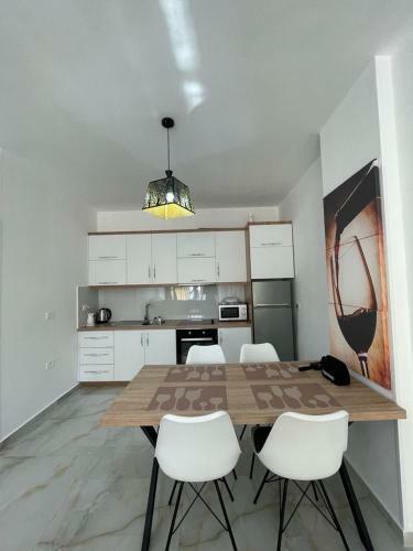 Beachfront Apartment Saranda Terraces