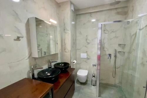 Sunset Beach 3 Br Seaside Apartment