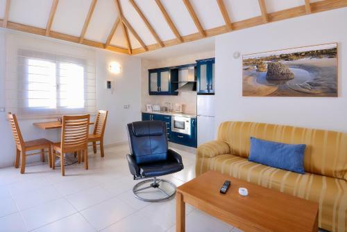 Immaculate 2-bed Apartment No 3 In Playa Blanca