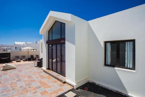 Beautiful 2-bed Villa In Playa Blanca
